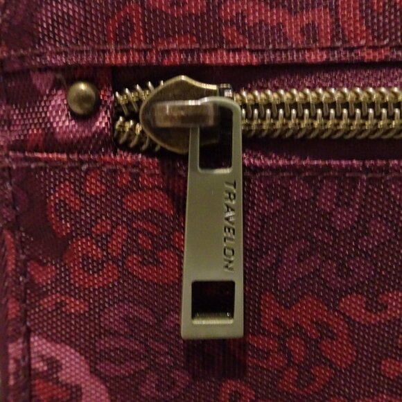 TRAVELON Pink Maroon Floral Print Zip Around Wallet Clutch Organizer Travel - Picture 3 of 8